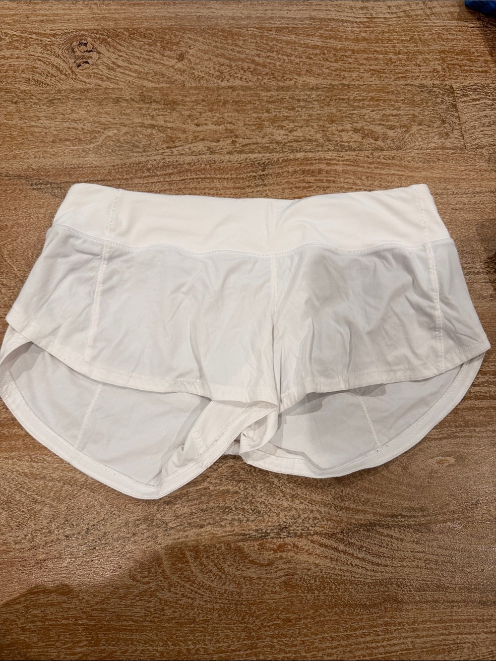 Lululemon White Active Shorts 2.5”